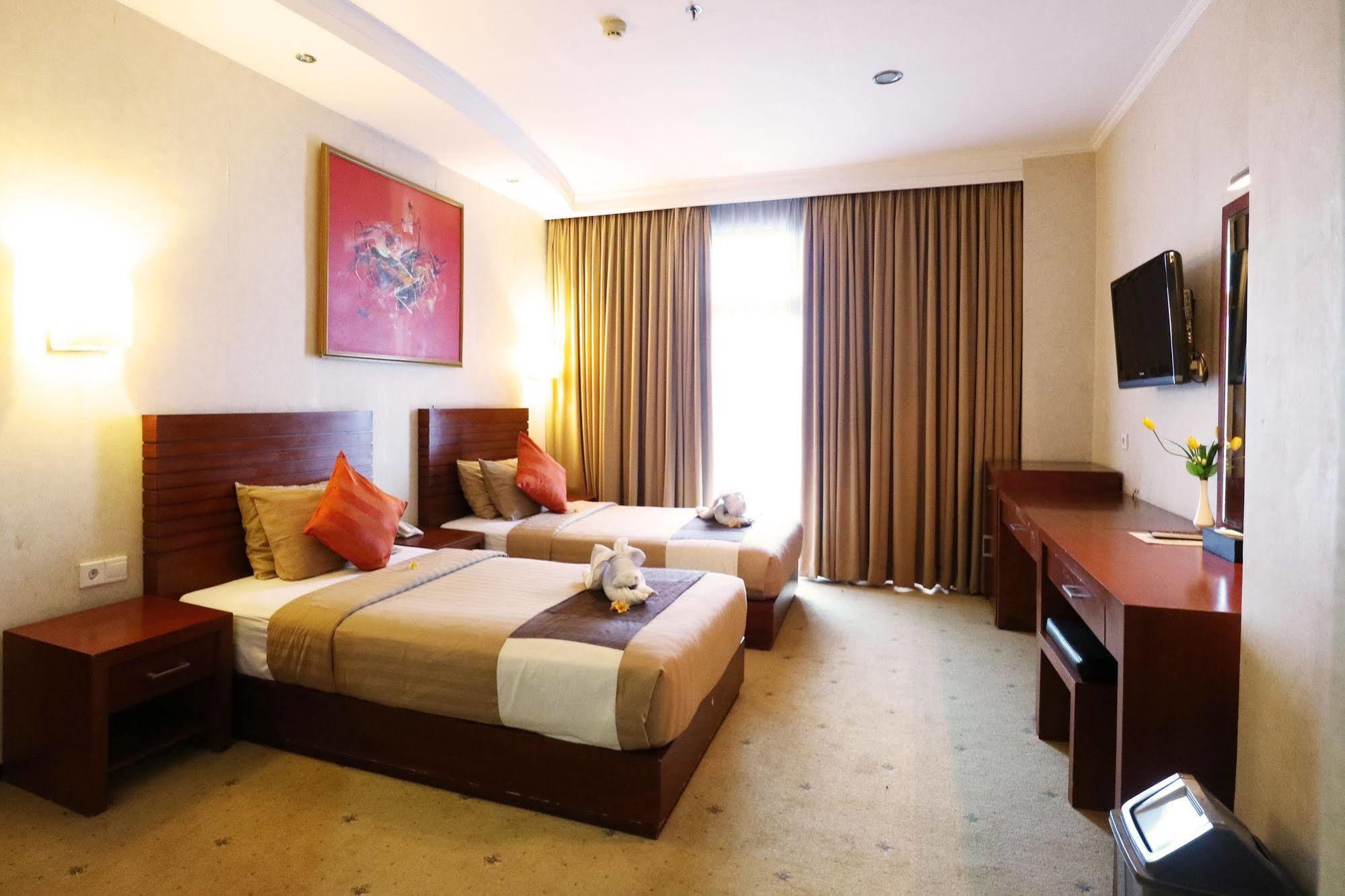 Bali Paradise City Hotel Denpasar  Exterior photo